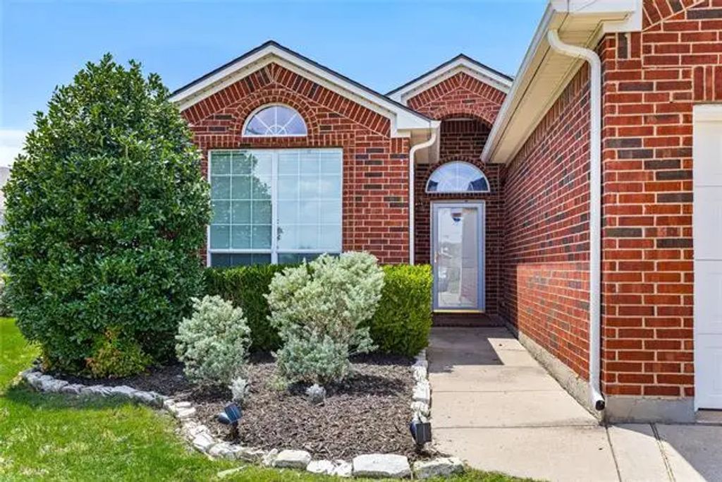 12924 Parkersburg Drive, Fort Worth