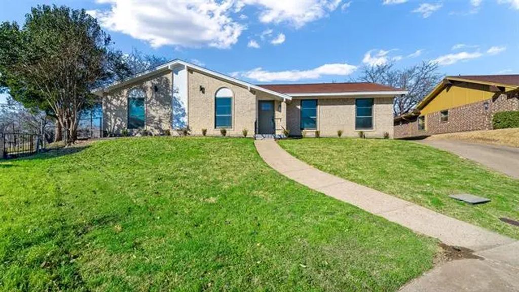 5945 Fox Hill Lane, Dallas