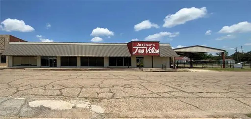 405 E Commerce Street, Mexia