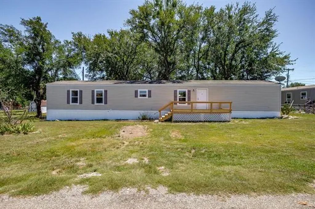 3011 Mistletoe Street, Granbury