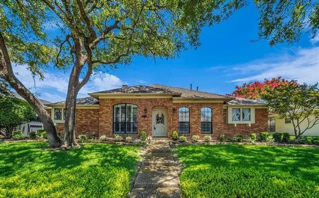 7335 Debbe Drive, Dallas