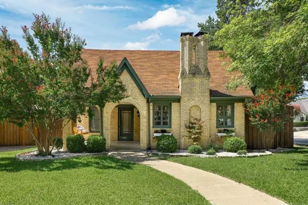 6108 Palo Pinto Avenue, Dallas