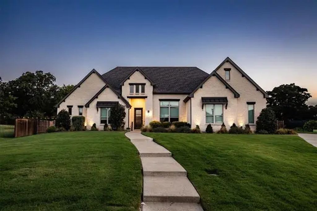 402 Trigger Trail, Argyle