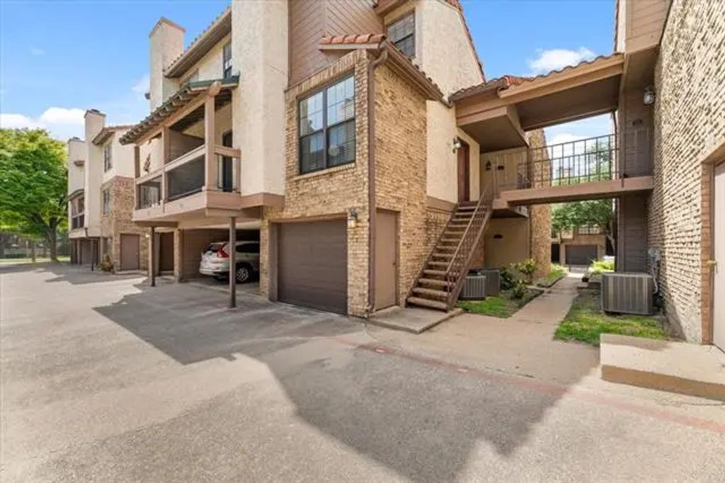 336 Melrose Drive 19d, Richardson
