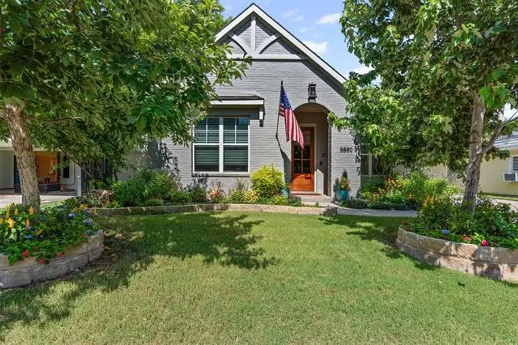 5880 Tracyne Drive, Westworth Village