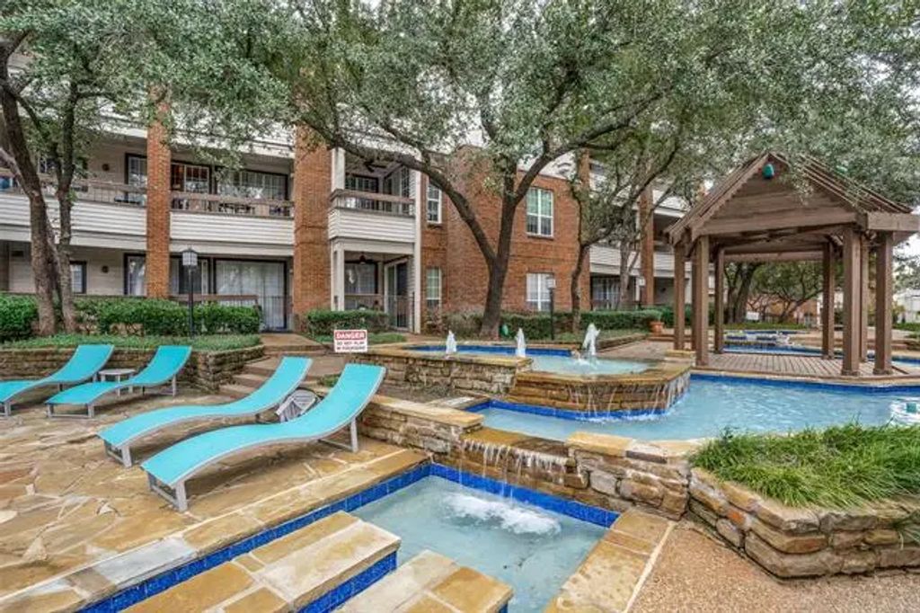 1654 Ascension Bluff Drive 239, Arlington