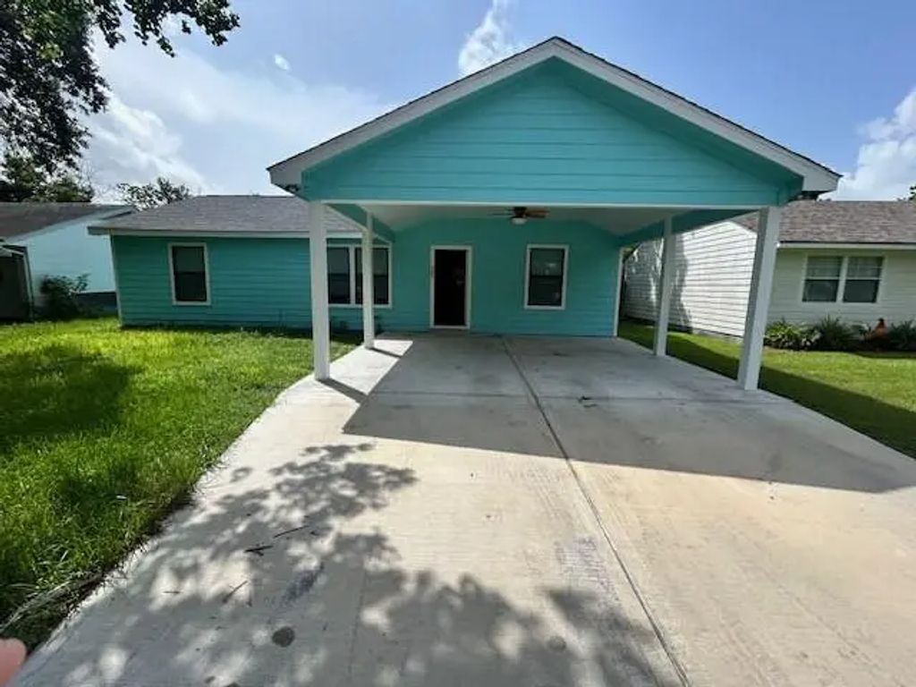 205 Brown Street, Edna