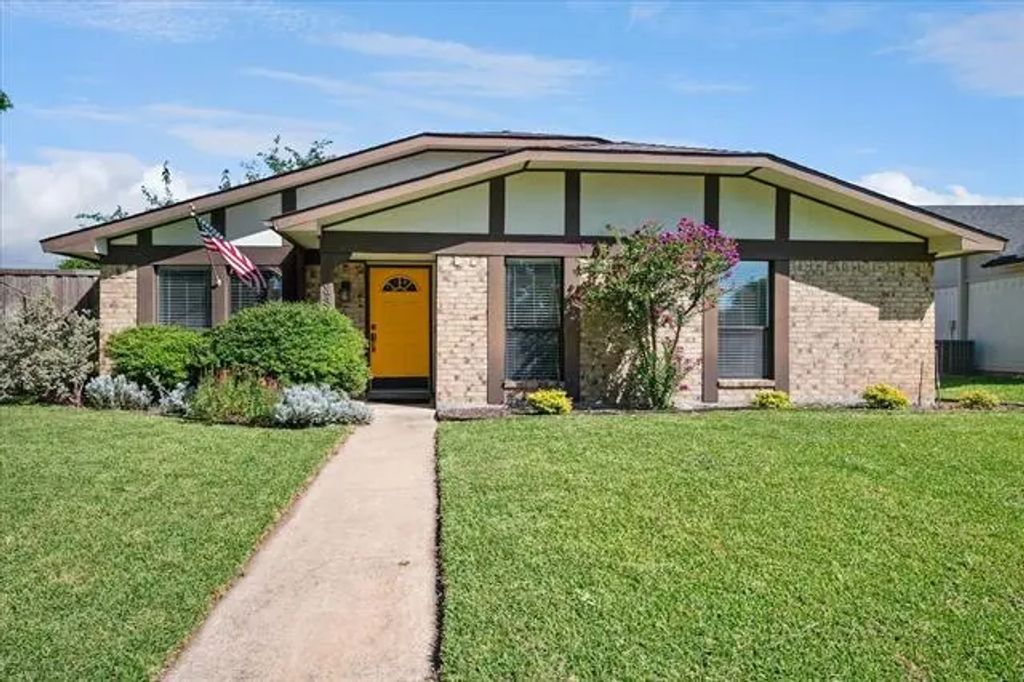 10939 Mccree Road, Dallas