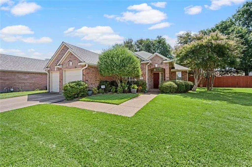 634 Rivercove Drive, Garland
