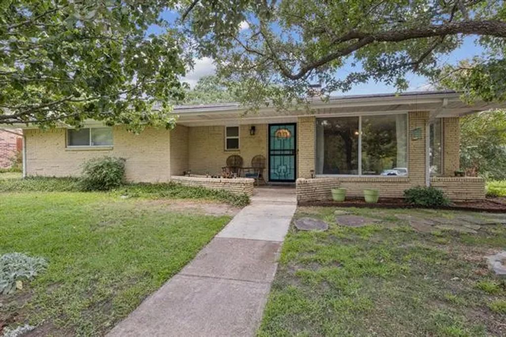 3206 Rock Bluff Drive, Dallas