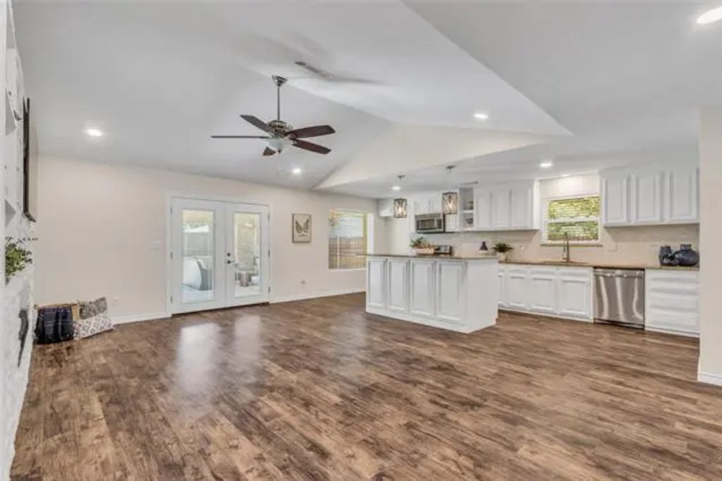 5511 Pawn Court, Lake Dallas
