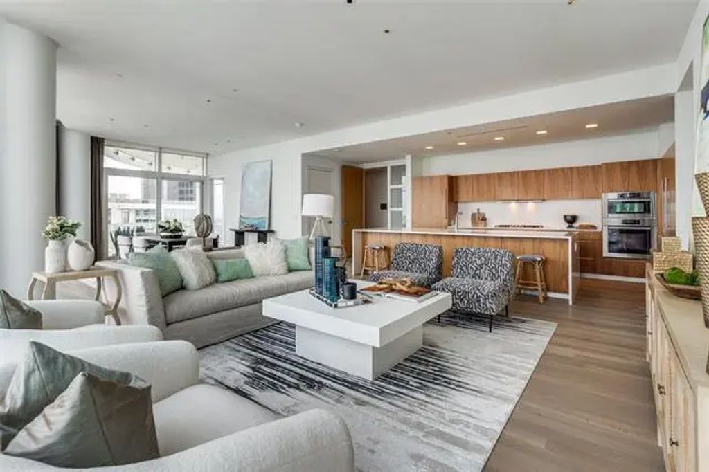 1918 Olive Street 3402, Dallas