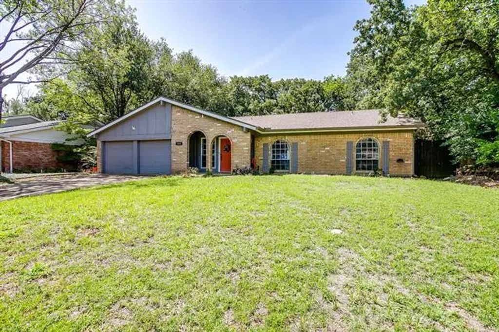 804 San Marcos Lane, Bedford