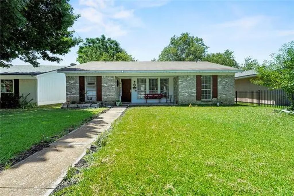 10040 Hymie Circle, Dallas