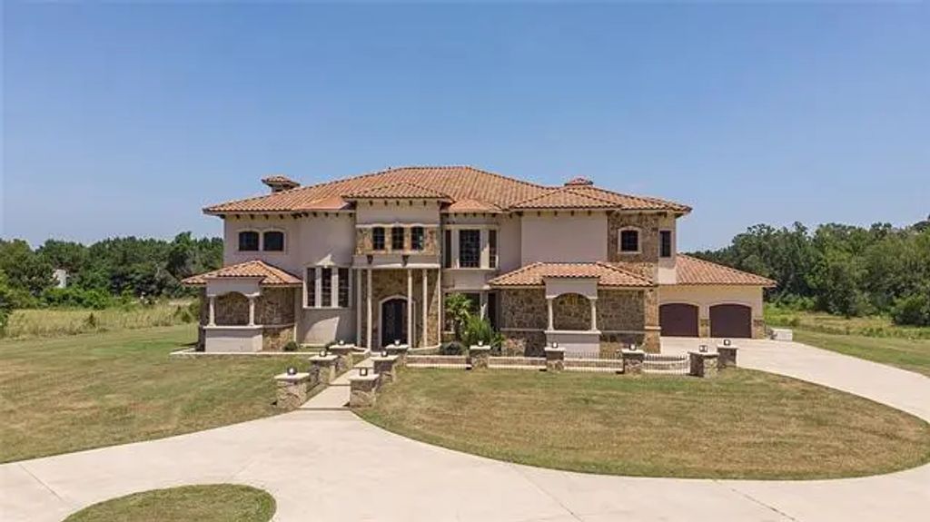 5988 Highway 3015, Grand Cane