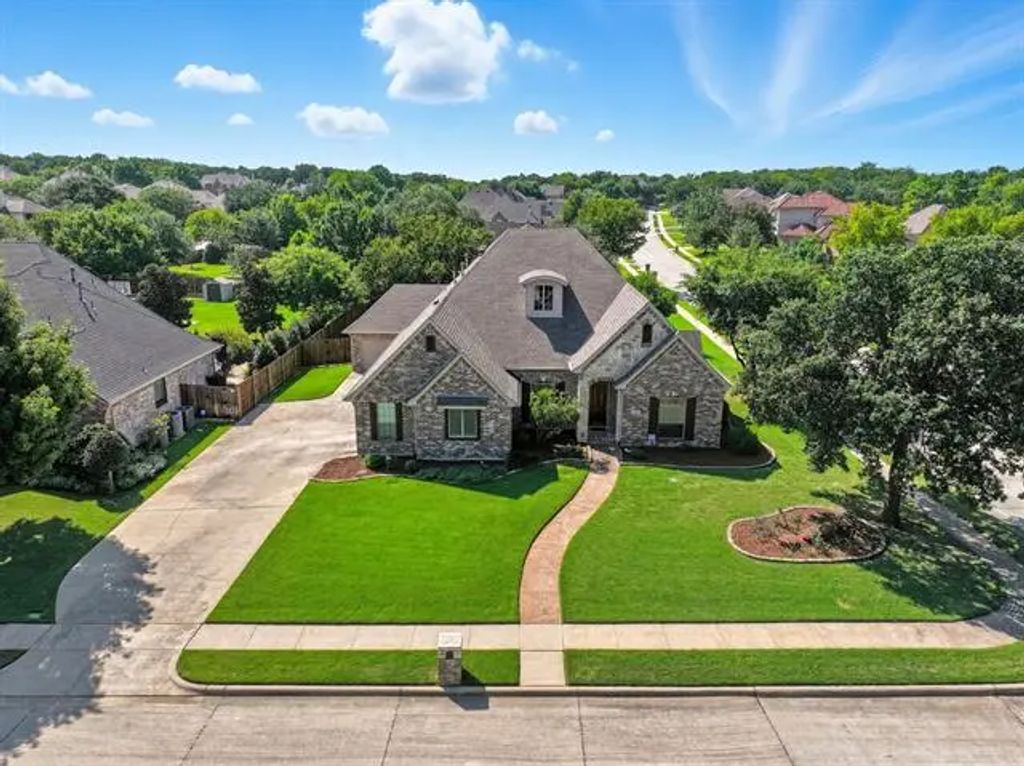 1900 Silkwood Court, Keller