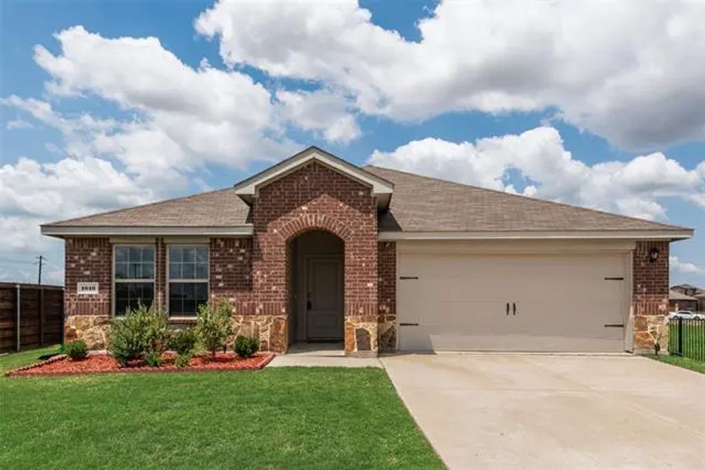 1616 Flat Ridge Court, Royse City