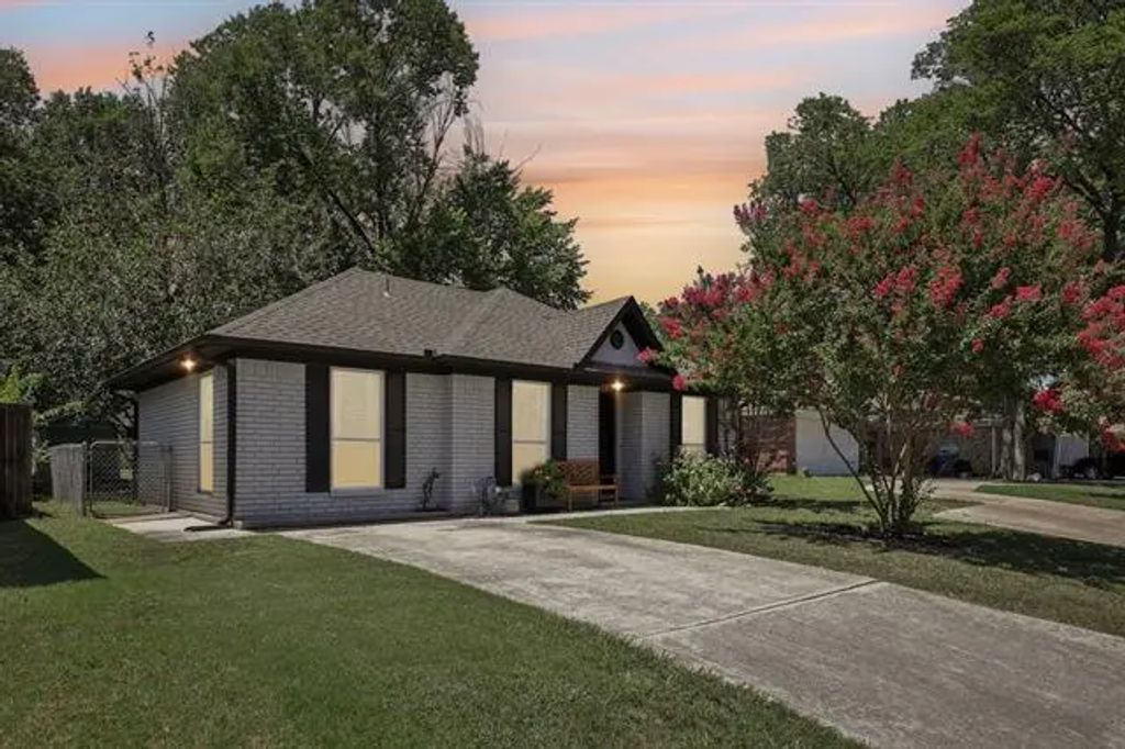 1609 N College Street, McKinney