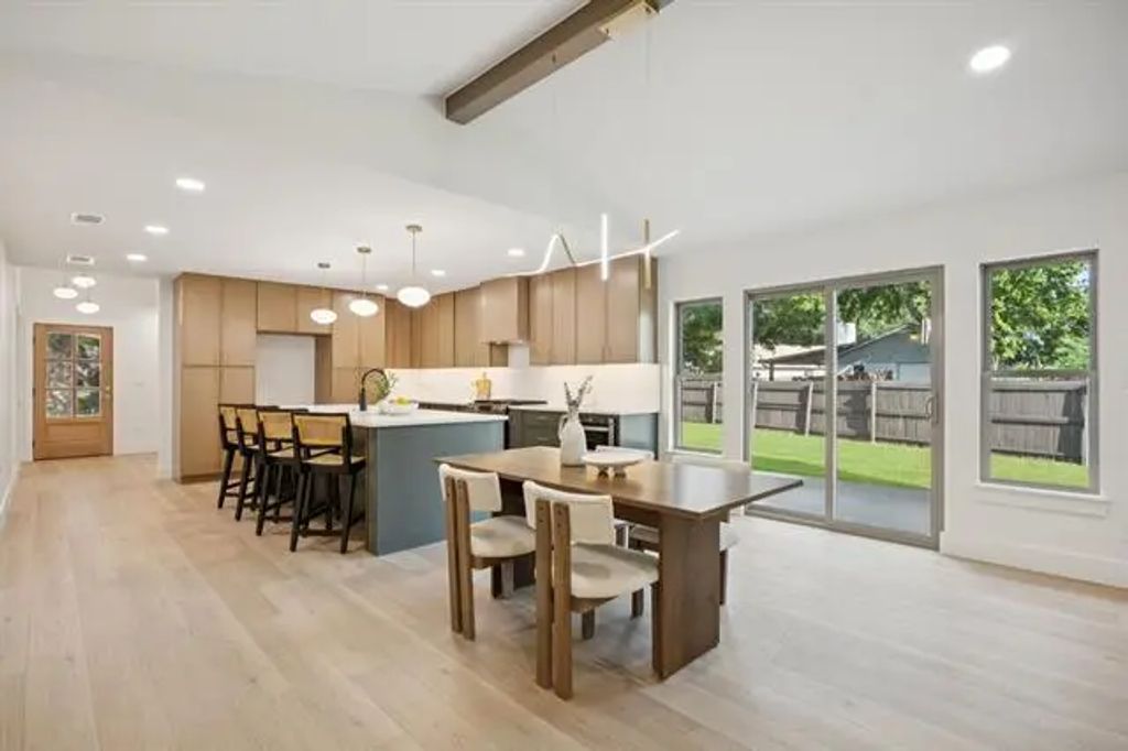 2807 Boeing Court, Dallas