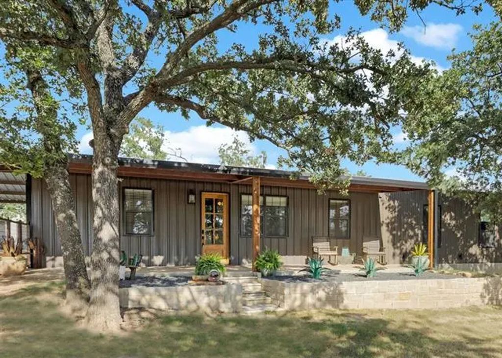 752 Salt Creek Road, Springtown