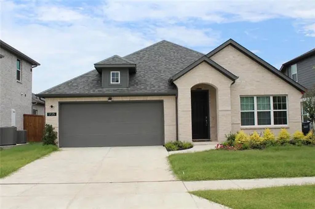 1725 Barnwood Trace, Celina