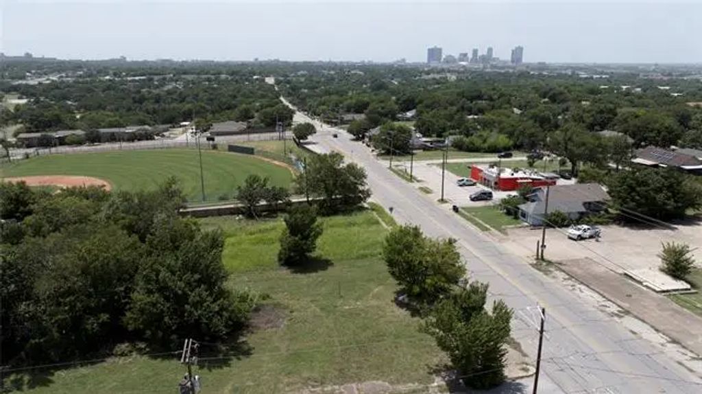 2670 E Vickery Boulevard, Fort Worth