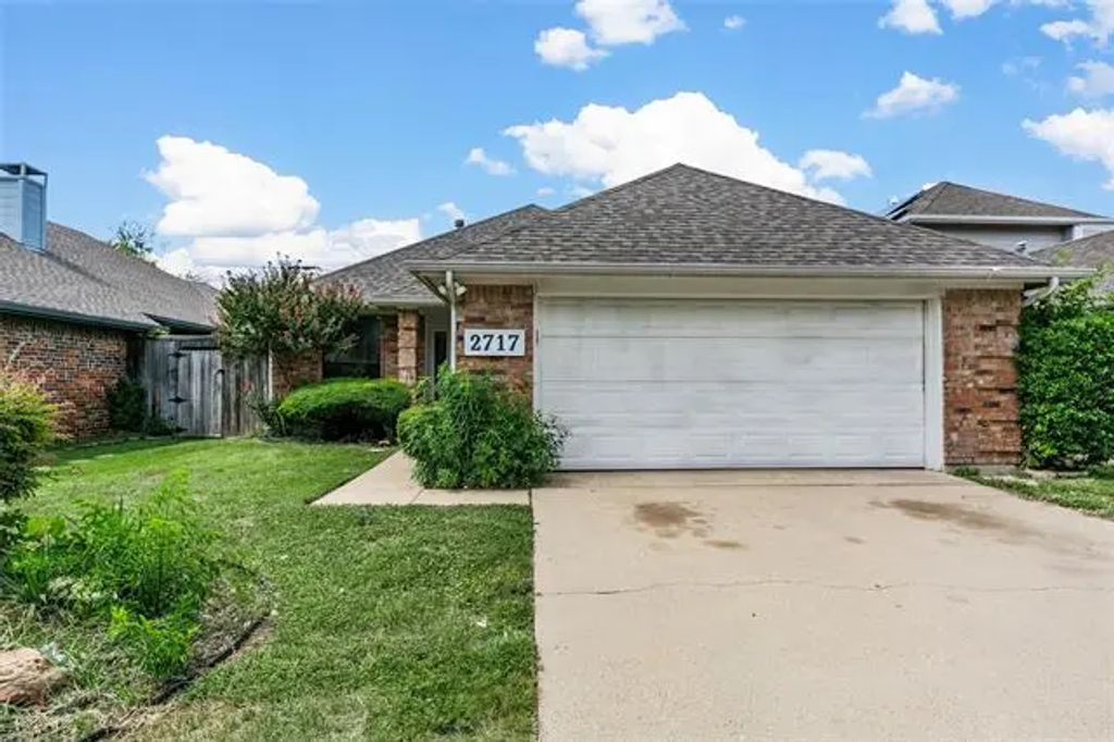 2717 Sedgeway Lane, Carrollton