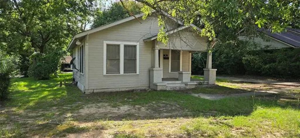 911 Lee Street, Minden