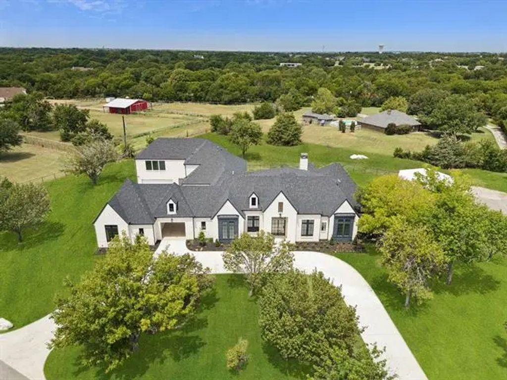 2157 Country Club Road, Lucas