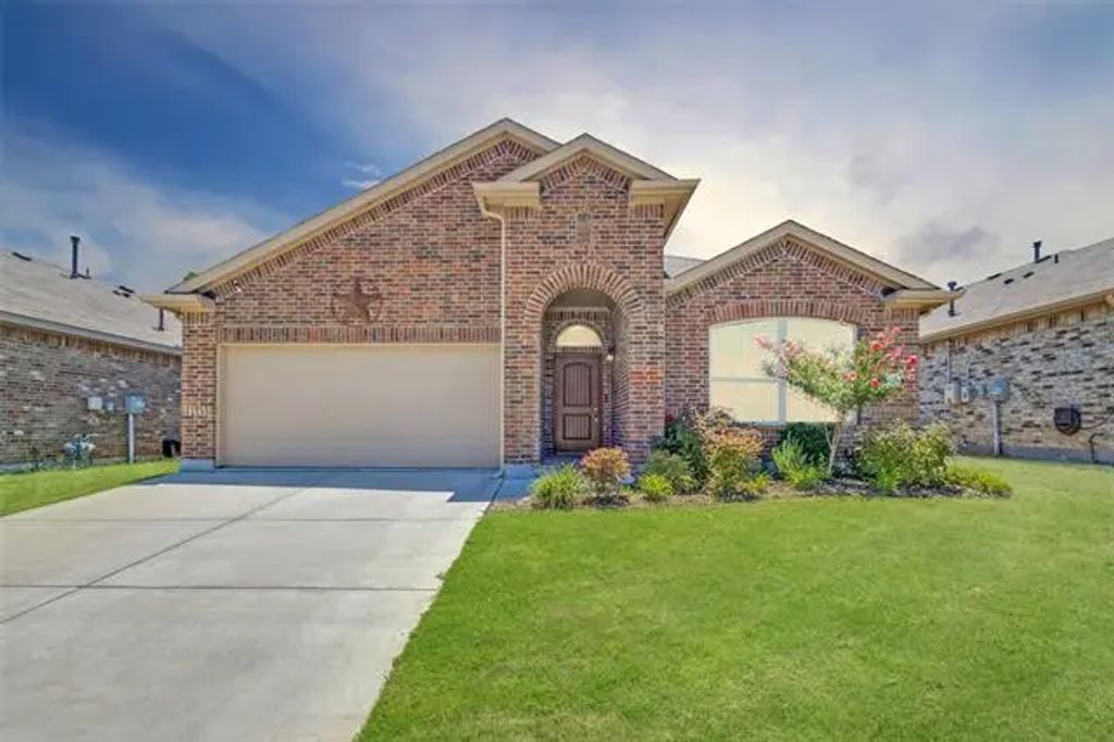 313 Oakbluff Drive, Denton