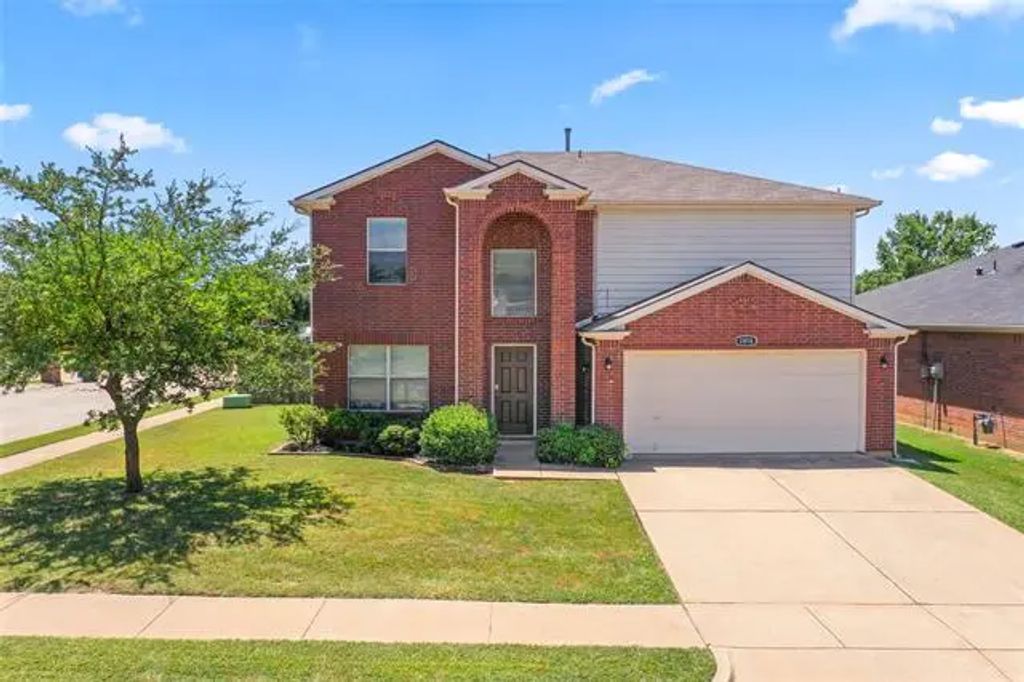 1816 Two Hawks Drive, Fort Worth