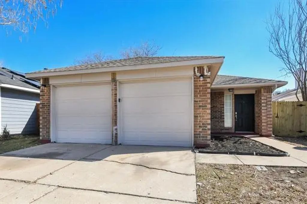 6710 Silver Sage Drive, Fort Worth