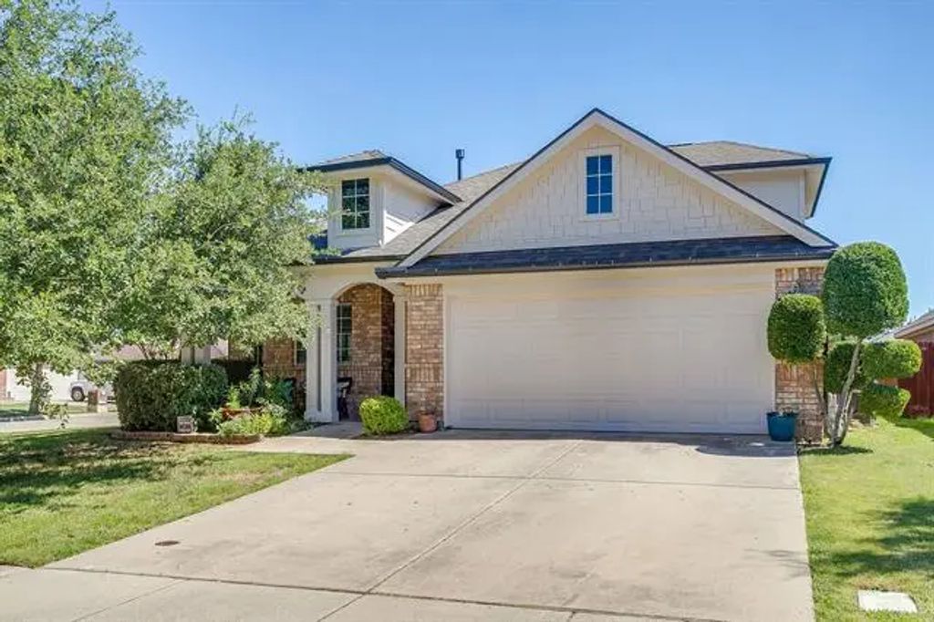 5301 Thornbush Drive, Fort Worth