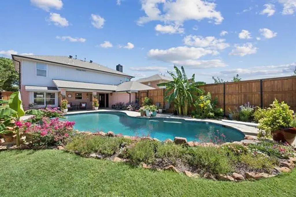 9110 Barton Creek Drive, Rowlett