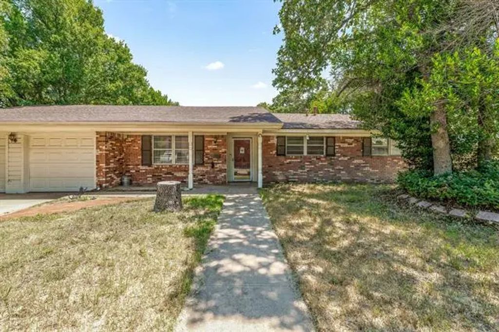 1351 Rose Drive, Stephenville