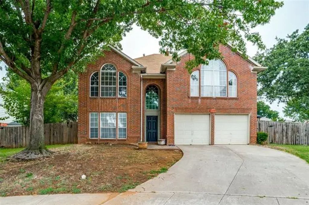 749 Cedar Leaf Circle, Lake Dallas