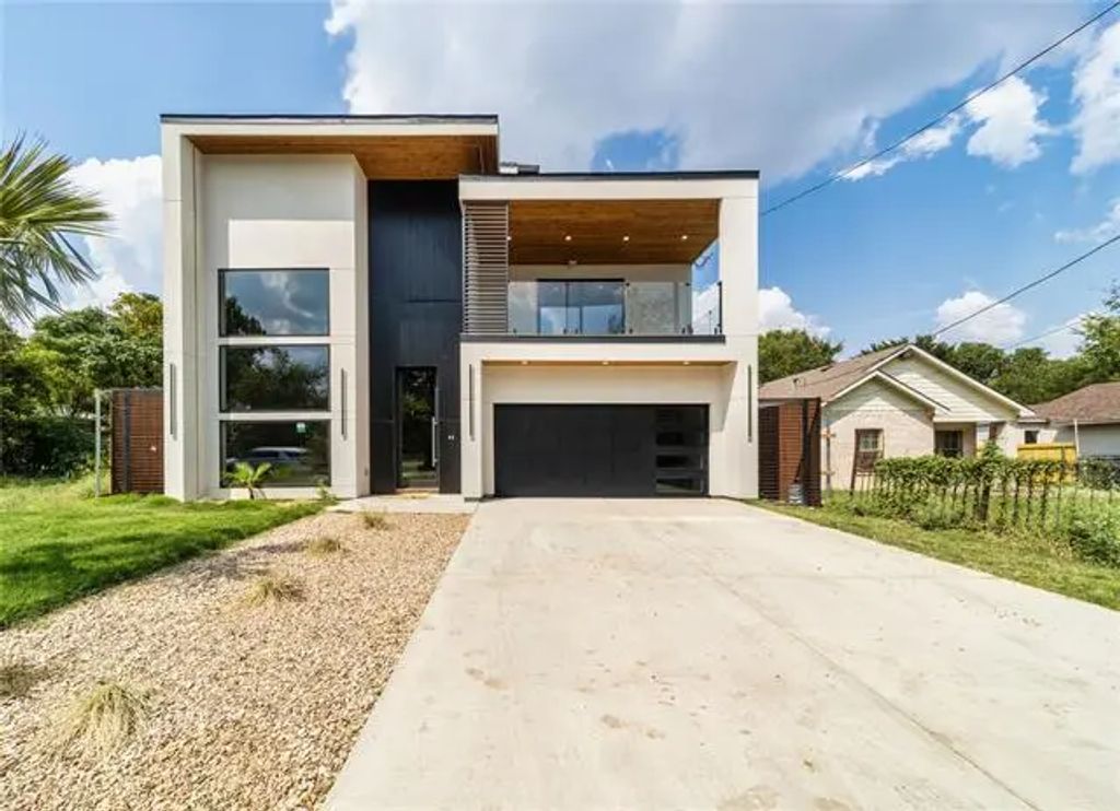 2117 E Overton Street, Dallas