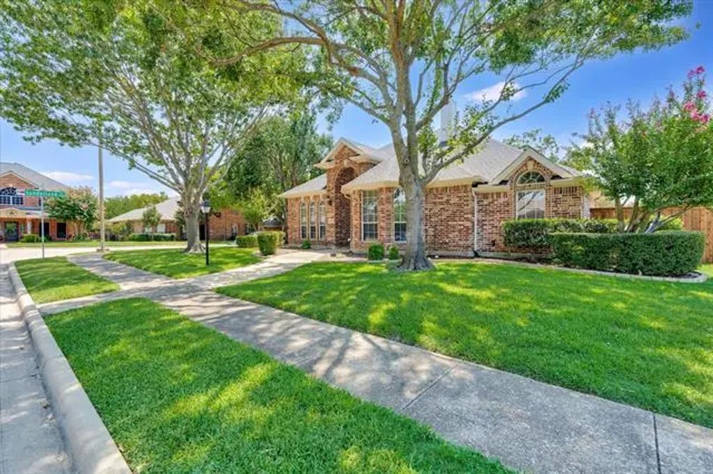 1303 Woodmoor Drive, Allen