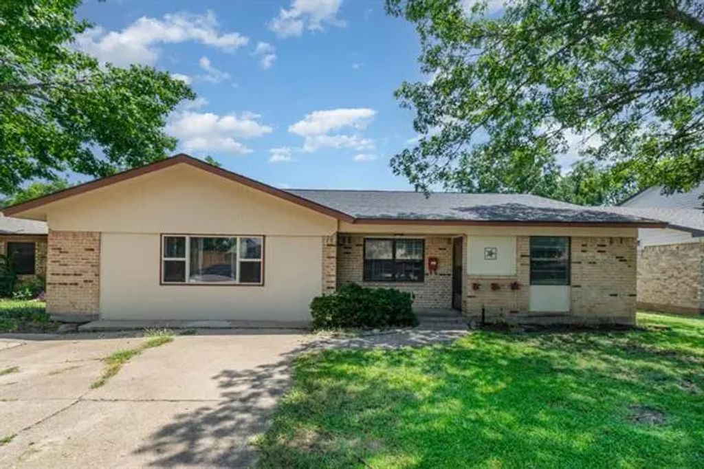 2026 Mars Drive, Garland
