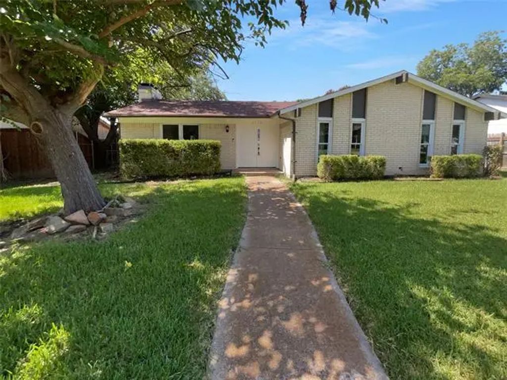 2712 Raintree Drive, Plano