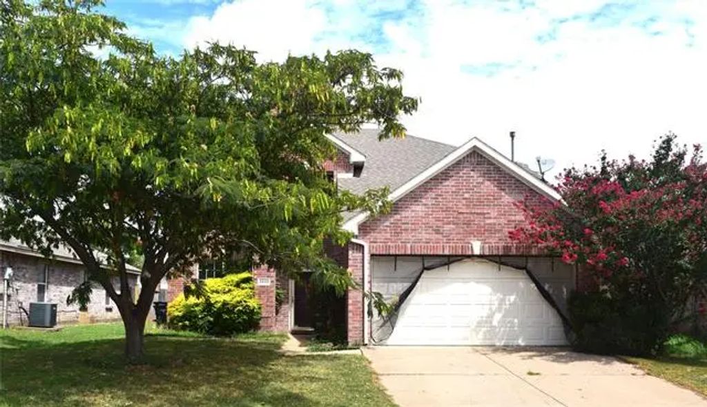 4648 Cool Ridge Court, Fort Worth