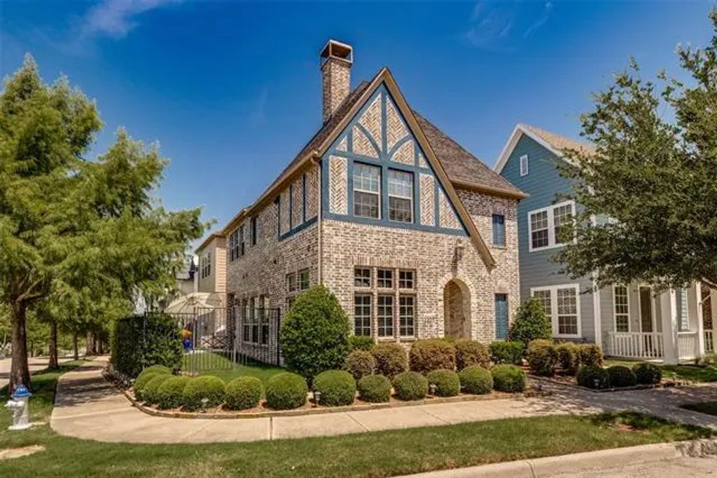 2205 Cardinal Boulevard, Carrollton