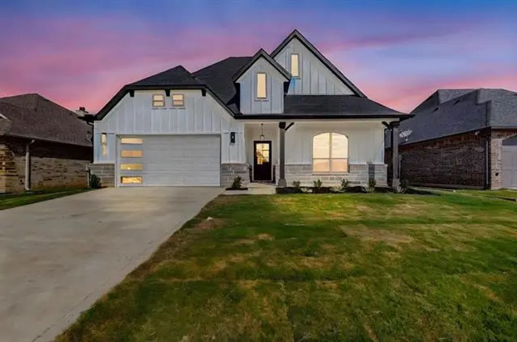 1822 Meadowview, Canton