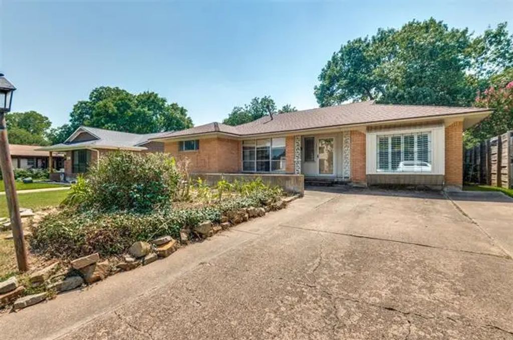 9011 Liptonshire Drive, Dallas