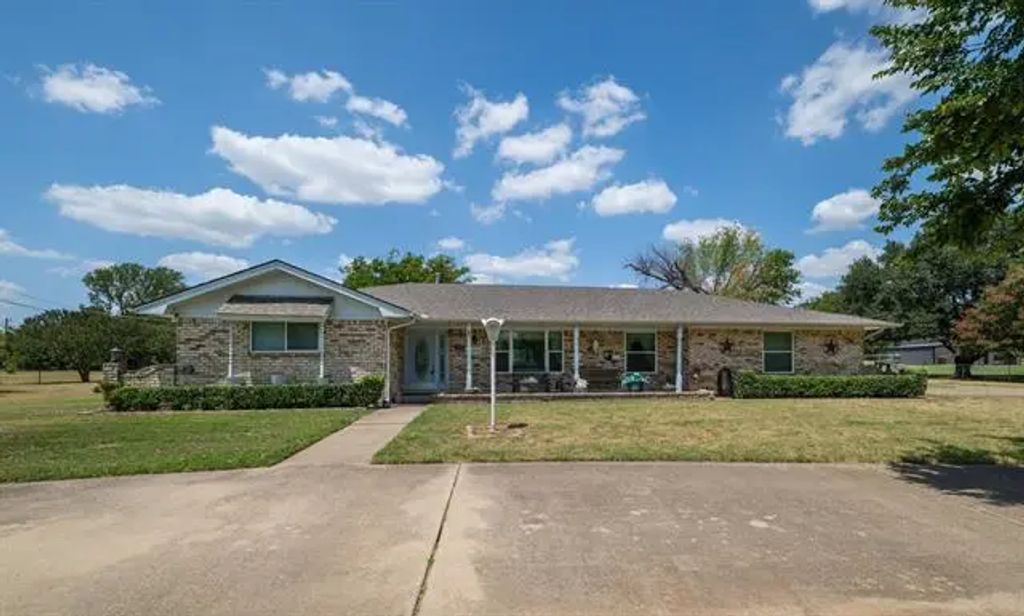 80 Corral Drive N, Fort Worth
