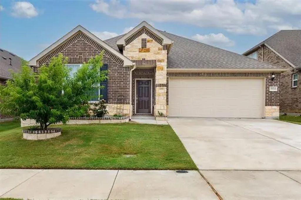 3824 Hawsbrook Lane, Fort Worth