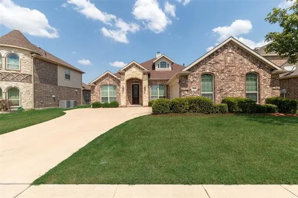 2940 Almansa, Grand Prairie