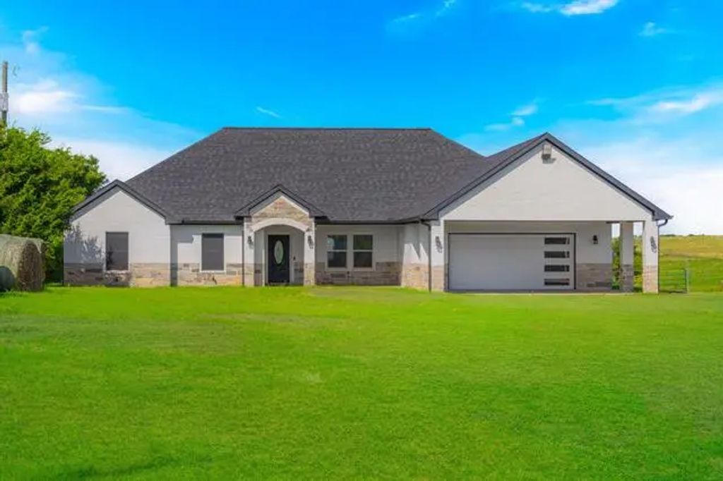 3621 Fm 1722, Ennis