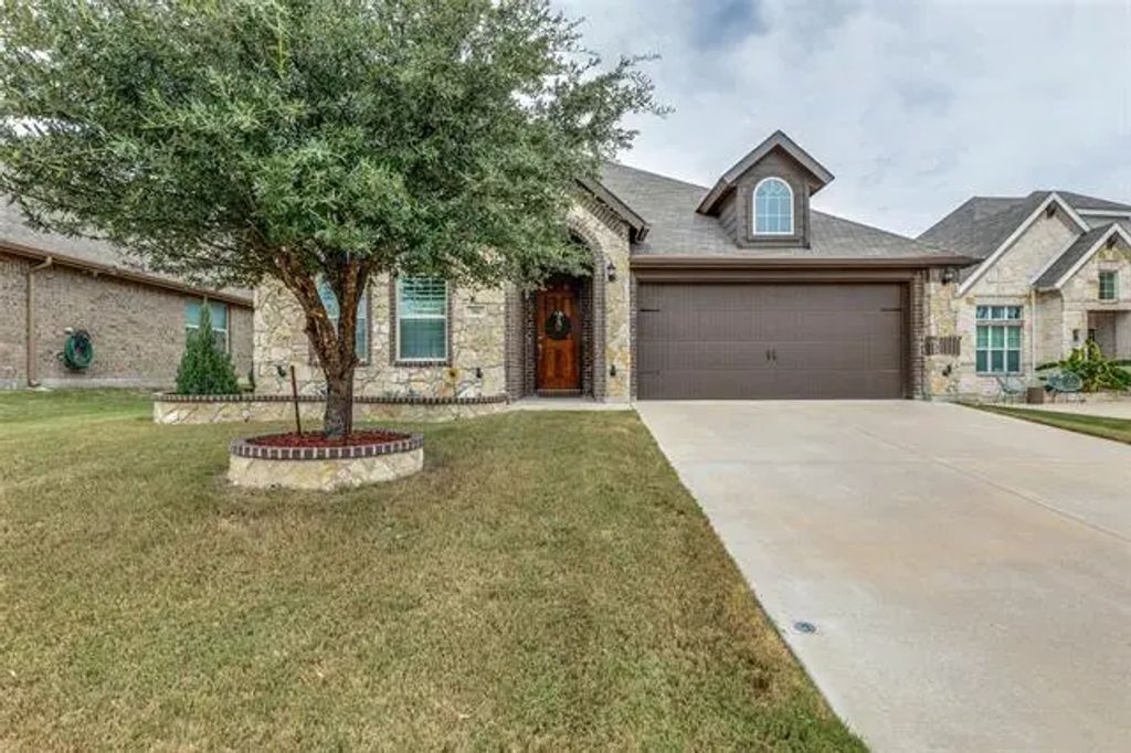 316 Sugar Creek Lane, Saginaw