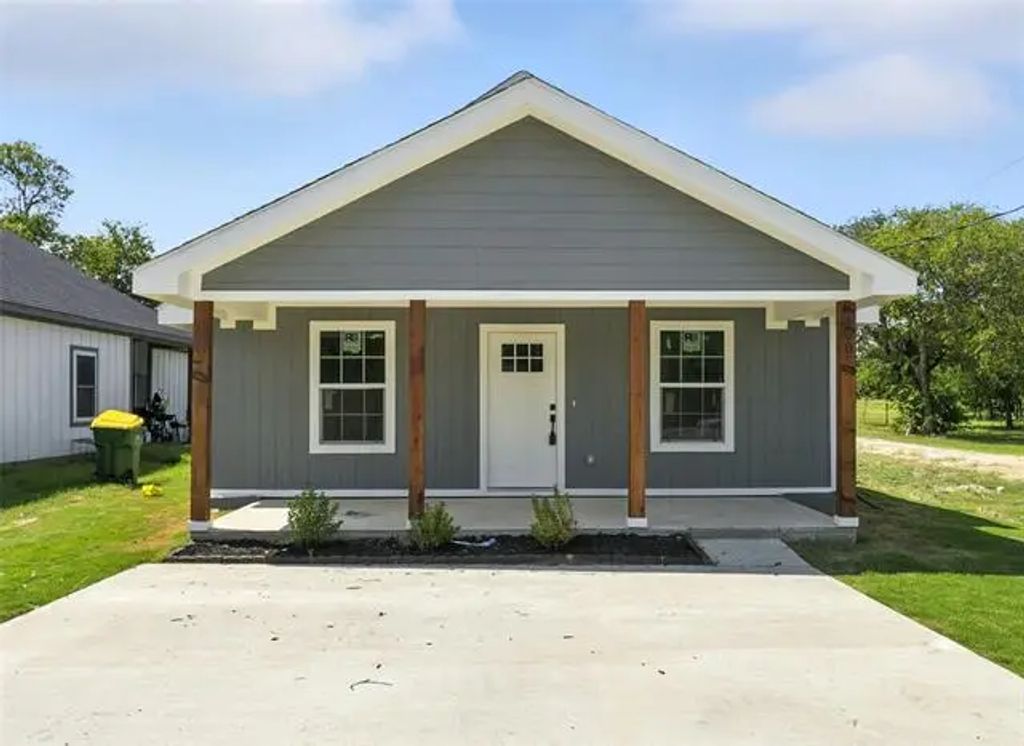 400 Mark Street, Hillsboro